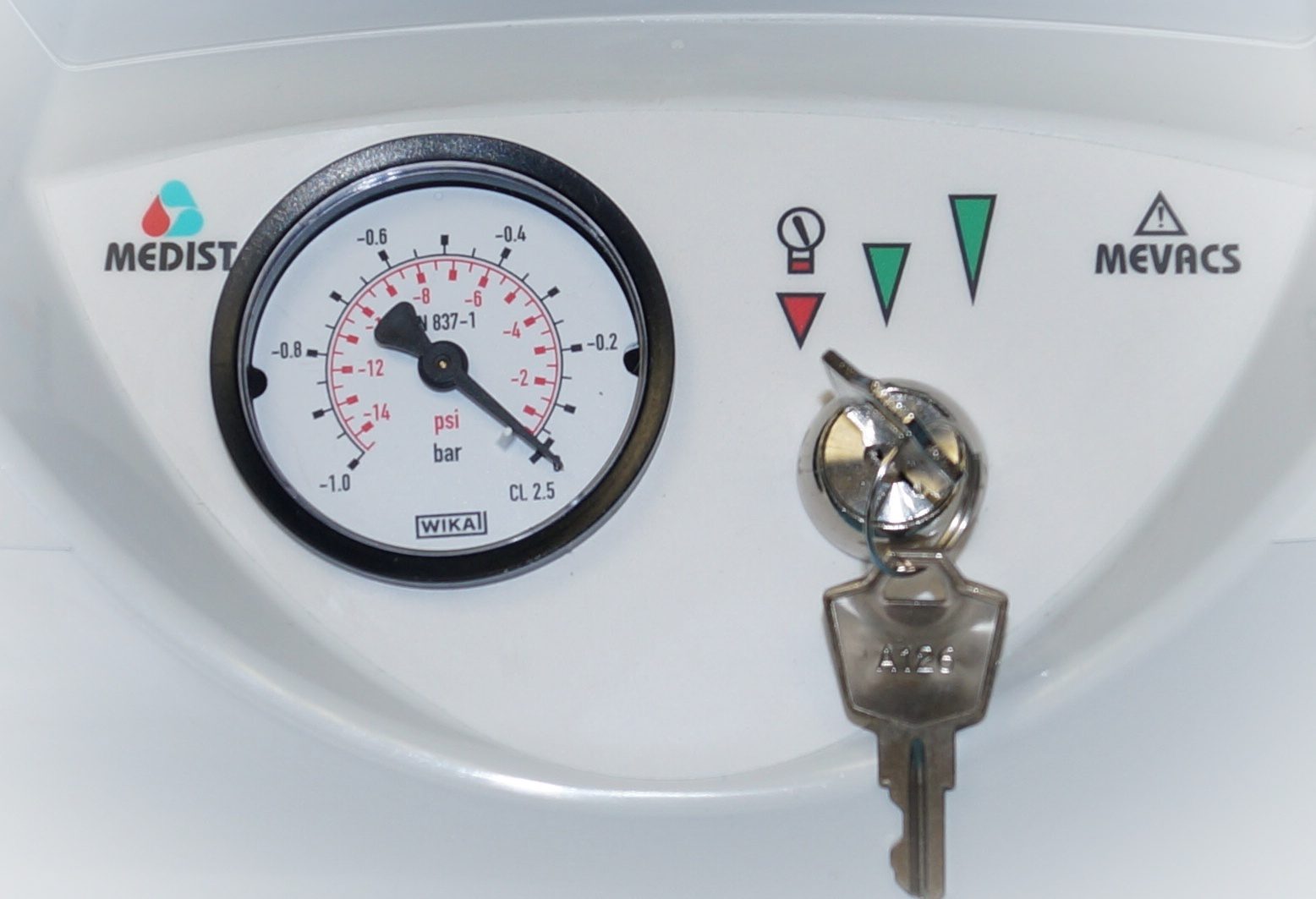 MEVACS M20D suction unit detail – controls