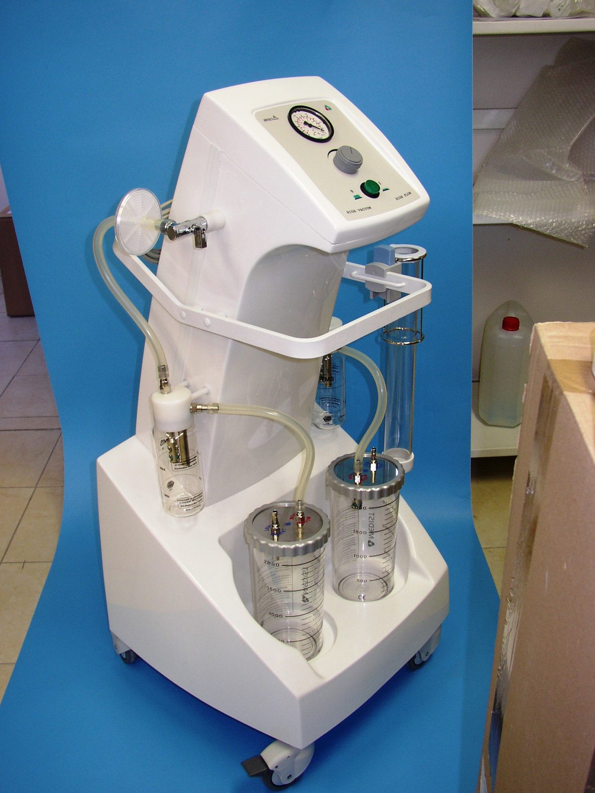 MEVACS M90 suction unit – side view